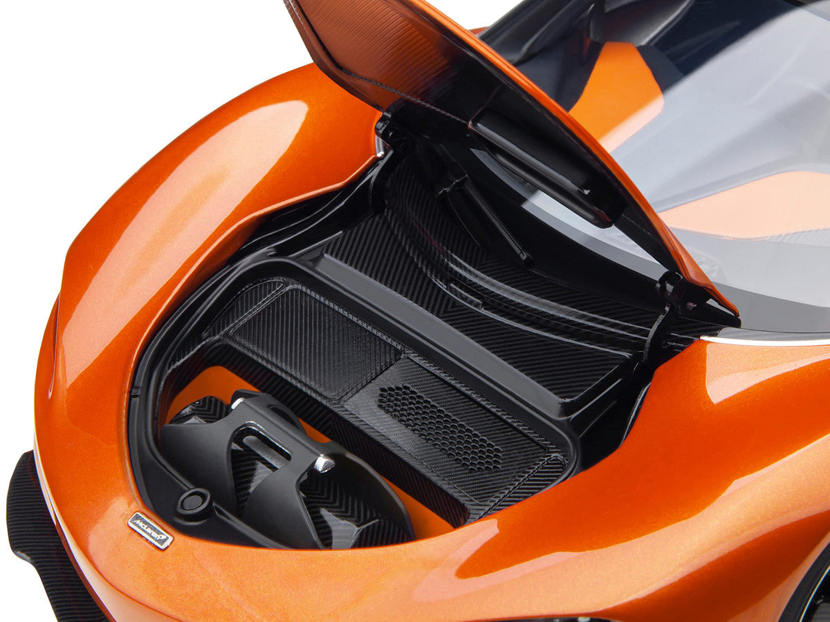 McLaren Speedtail Volcano Orange Metallic with Black Top and Suitcase Accessories 1/18 Model Car by Autoart LuxuryLifeWay Online Store