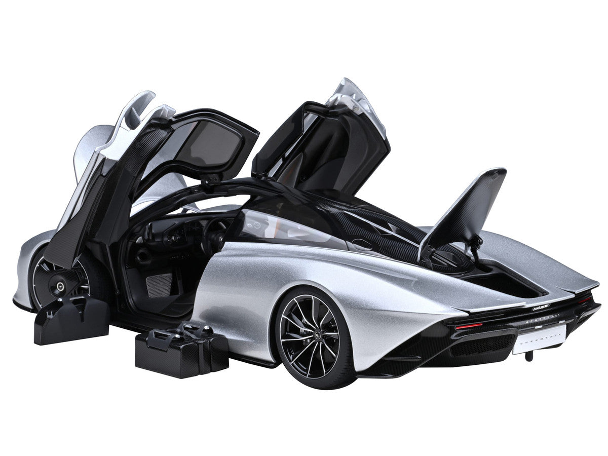 McLaren Speedtail Supernova Silver Metallic with Black Top and Suitcase Accessories 1/18 Model Car by Autoart LuxuryLifeWay Online Store