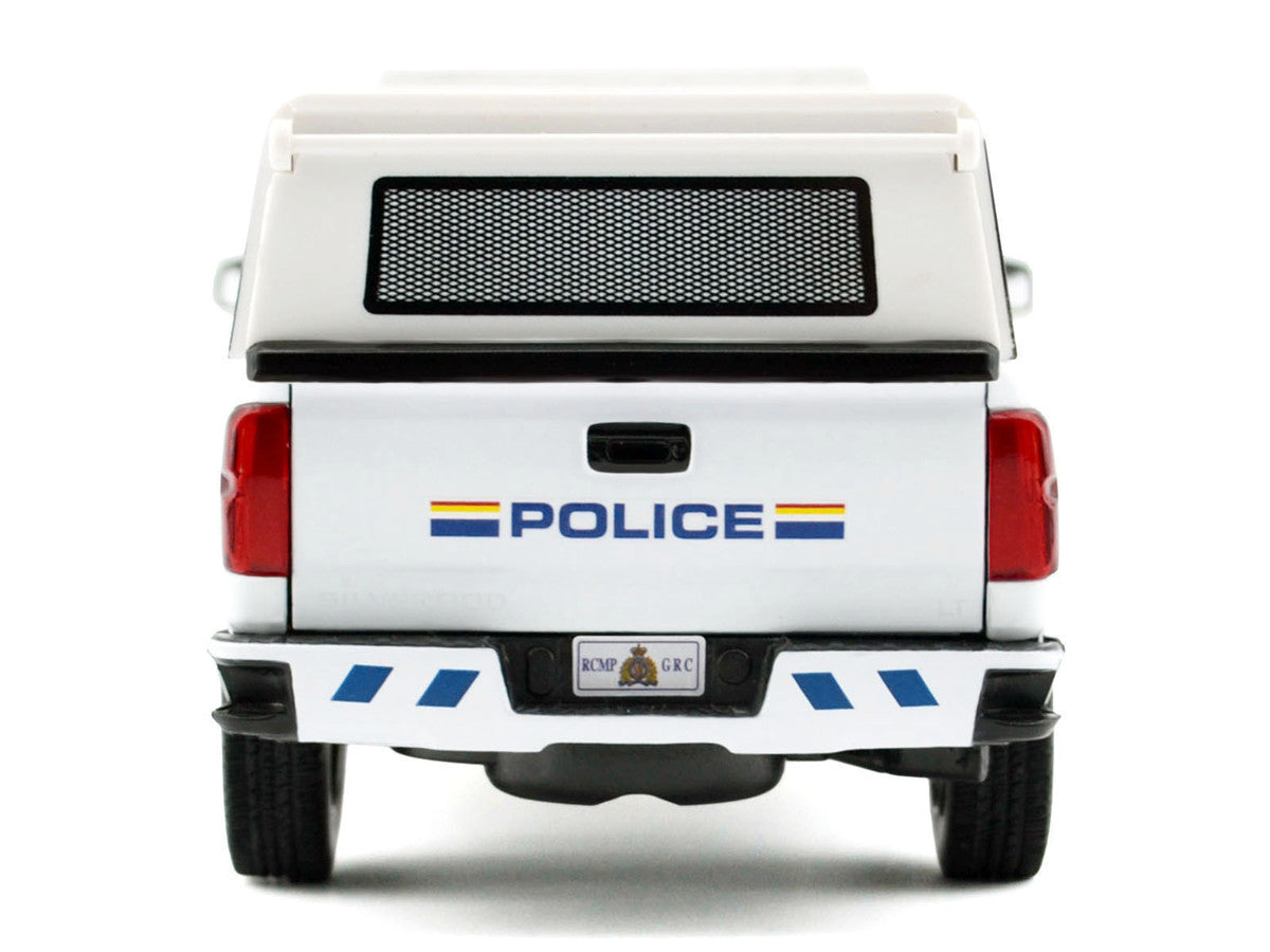 2017 Chevrolet Silverado 1500 LT Z71 Crew Cab Pickup Truck with Camper Box "Royal Canadian Mounted Police" White "Law Enforcement and Public Service" Series 1/27 Diecast Model Car by Motormax LuxuryLifeWay Online Store