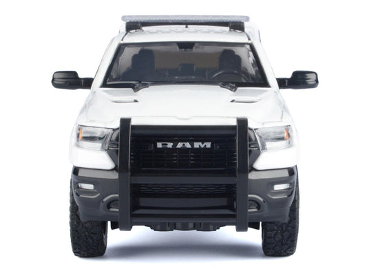 2019 RAM 1500 Laramie Crew Cab Pickup Truck with Truck Bed Camper White "Custom Builder's Kit" Series 1/27 Diecast Model Car by Motormax LuxuryLifeWay Online Store