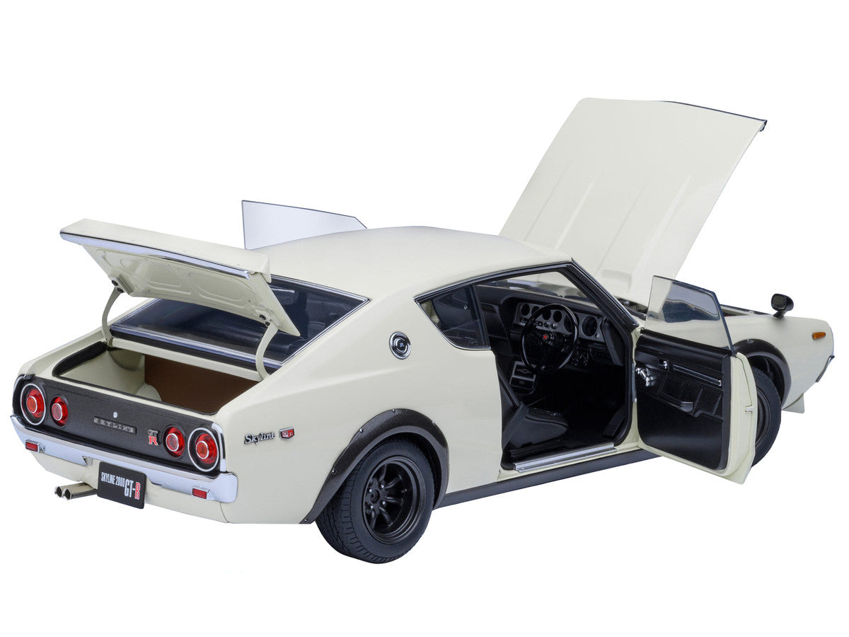 Nissan Skyline 2000GT-R (KPGC110) Tuned Version RHD (Right Hand Drive) White 1/18 Model Car by Autoart LuxuryLifeWay Online Store