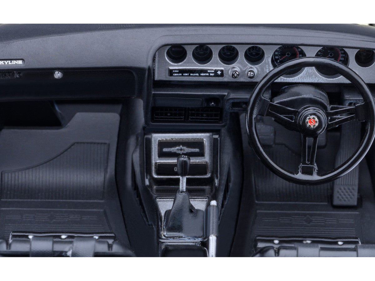 Nissan Skyline 2000GT-R (KPGC110) Tuned Version RHD (Right Hand Drive) White 1/18 Model Car by Autoart LuxuryLifeWay Online Store
