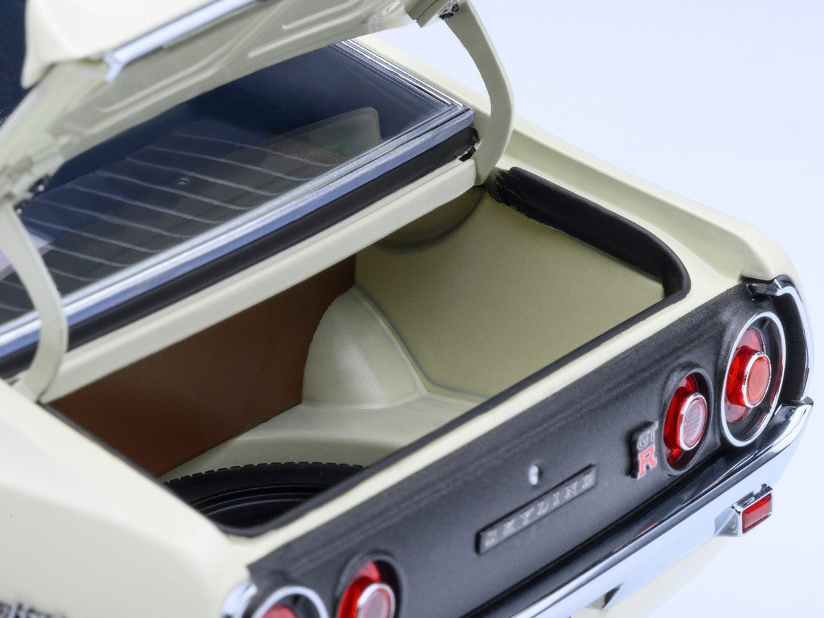 Nissan Skyline 2000GT-R (KPGC110) Tuned Version RHD (Right Hand Drive) White 1/18 Model Car by Autoart LuxuryLifeWay Online Store