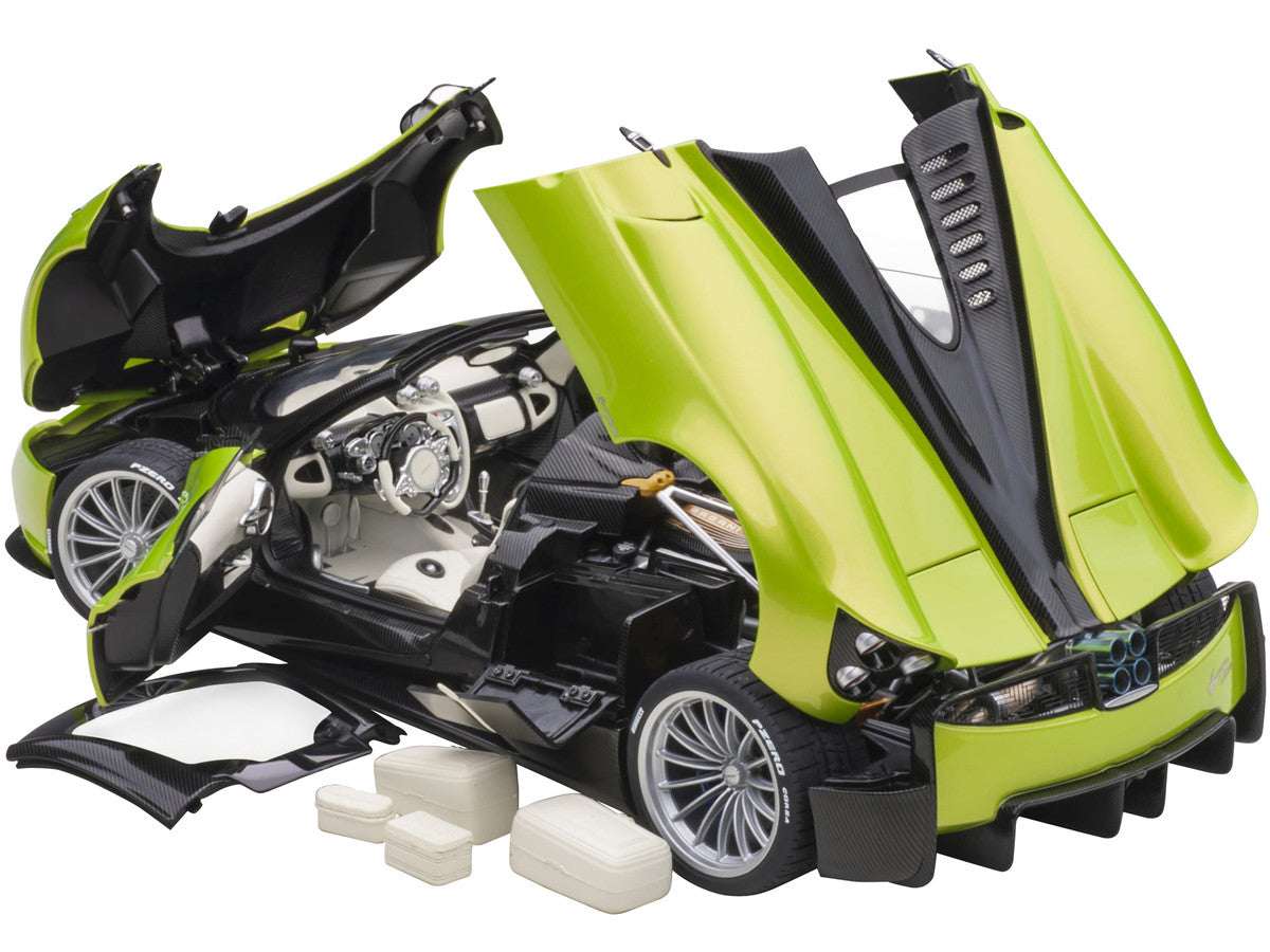 Pagani Huayra Roadster Verde Firenze Green Metallic and Carbon with Luggage Set 1/18 Model Car by Autoart LuxuryLifeWay Online Store