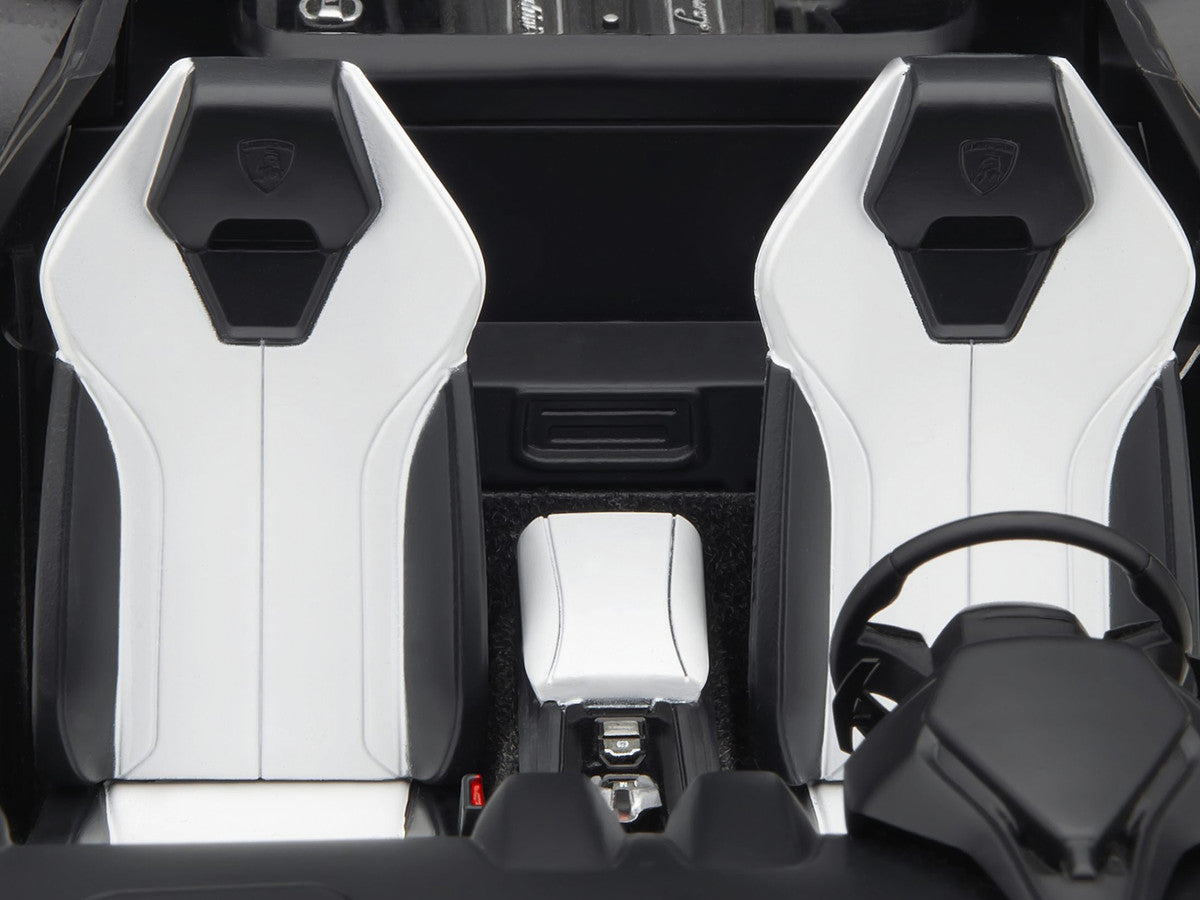 Lamborghini Huracan GT "LB-Silhouette Works" White with Black 1/18 Model Car by Autoart LuxuryLifeWay Online Store