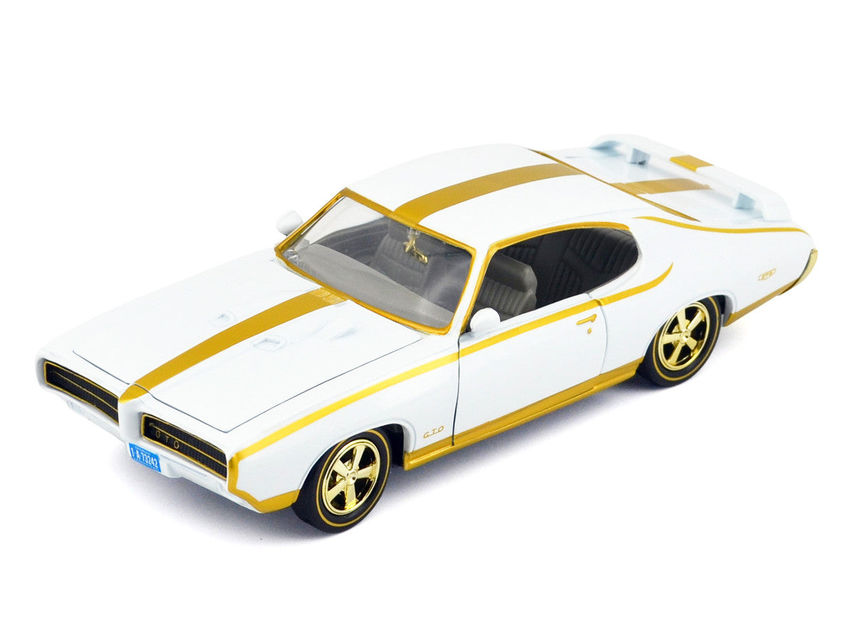 1969 Pontiac GTO Judge White Metallic with Gold Stripes "Luxe Legends" Series 1/24 Diecast Model Car by Motormax LuxuryLifeWay Online Store