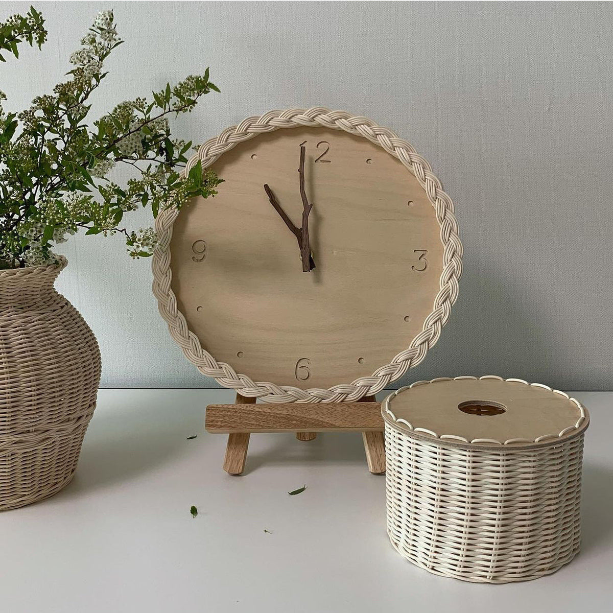 Japanese Fashion Rattan Creative Round Digital Silent Clock Wall Clock PearlNestDecor.com