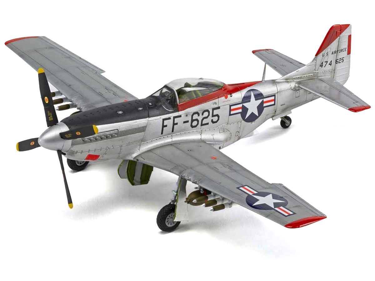 Level 2 Model Kit North American F-51D Mustang Fighter Aircraft with 3 Scheme Options 1/48 Plastic Model Kit by Airfix LuxuryLifeWay Online Store