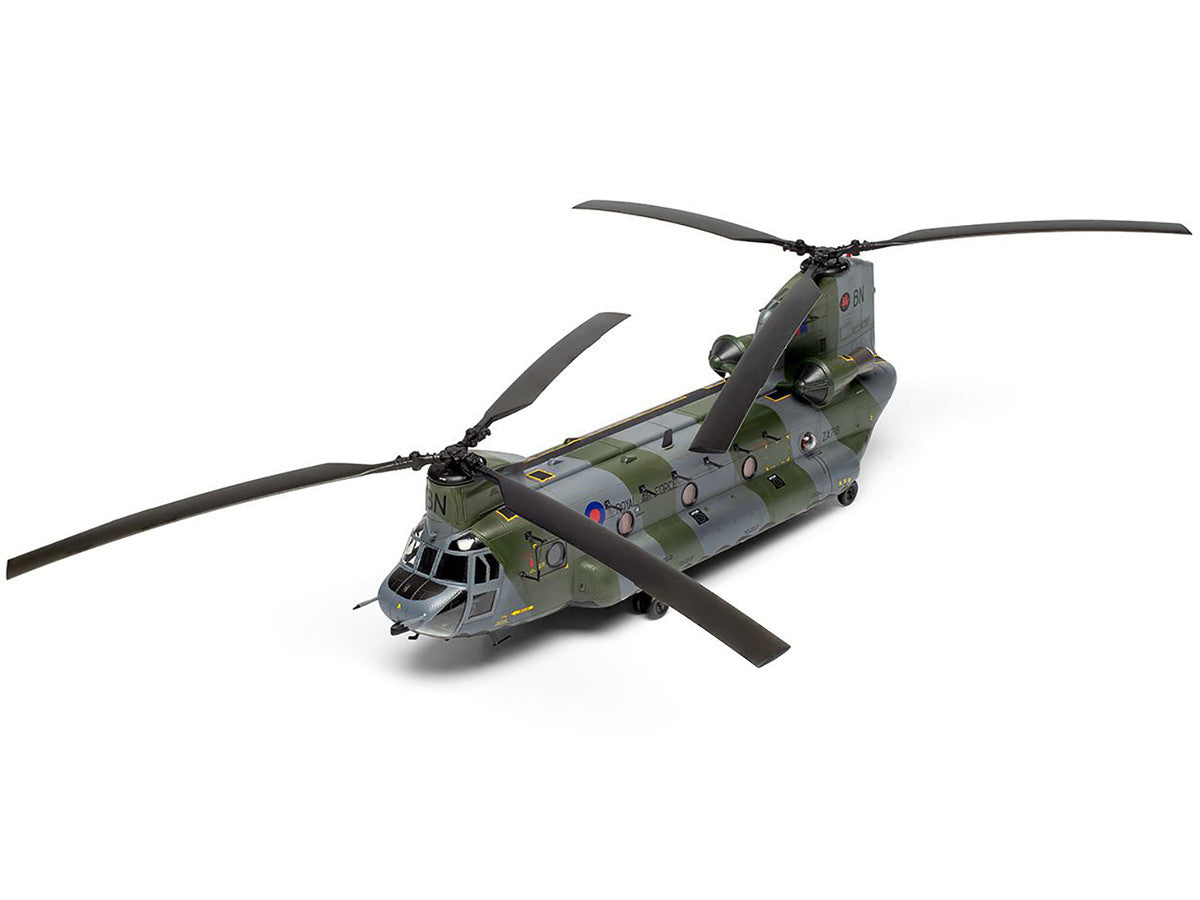 Level 3 Model Kit Boeing Chinook HC.1 Helicopter with 2 Scheme Options 1/72 Plastic Model Kit by Airfix LuxuryLifeWay Online Store