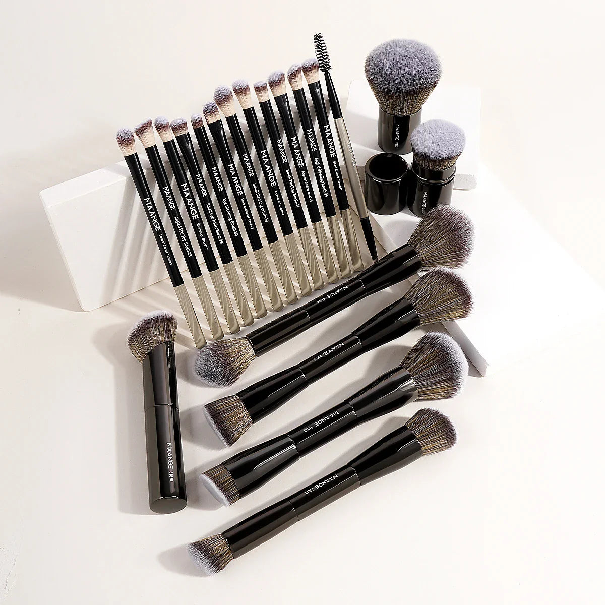MAANGE 20pcs/set Pro Makeup Brushes Double Ended Foundation Concealers Blush Eye Shadows Brush for Liquid Cream Powder Blending Tri Light Beauty