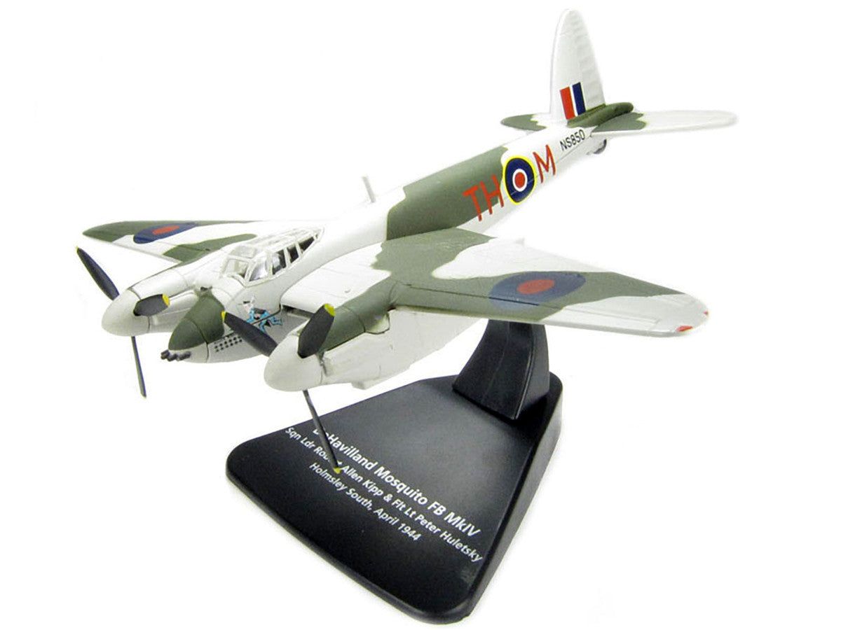 DeHavilland Mosquito FB MKVI Combat Aircraft "Sqd. Ldr. Robert Allen Kip and Flt. Lt. Peter Huletsky Holmsley South" (1944) Royal Air Force "Oxford Aviation" Series 1/72 Diecast Model Airplane by Oxford Diecast LuxuryLifeWay Online Store