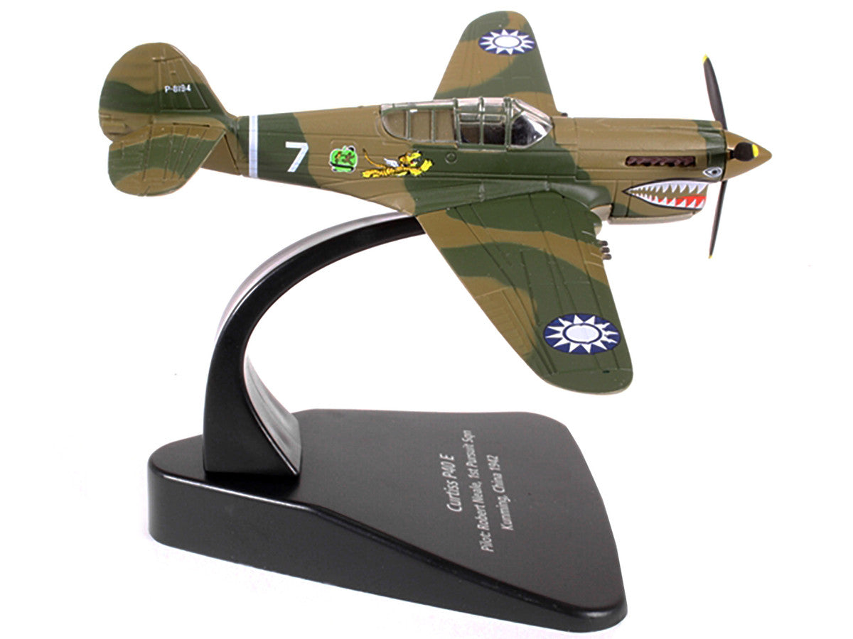 Curtiss P40 E Warhawk Fighter Plane Pilot: Robert Neale 1st Pursuit Squadron Kunming China (1944) "Oxford Aviation" Series 1/72 Diecast Model Airplane by Oxford Diecast LuxuryLifeWay Online Store