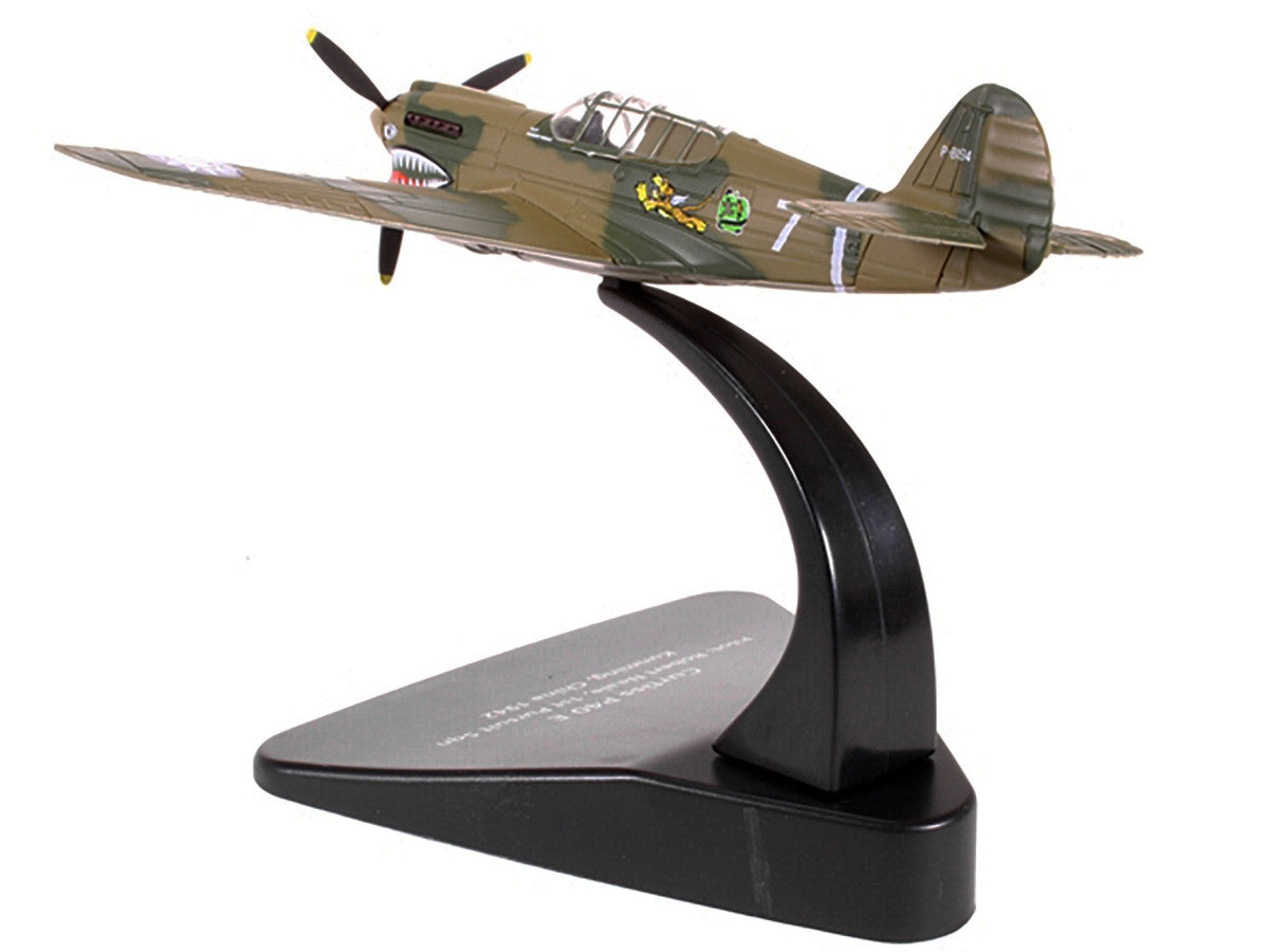 Curtiss P40 E Warhawk Fighter Plane Pilot: Robert Neale 1st Pursuit Squadron Kunming China (1944) "Oxford Aviation" Series 1/72 Diecast Model Airplane by Oxford Diecast LuxuryLifeWay Online Store