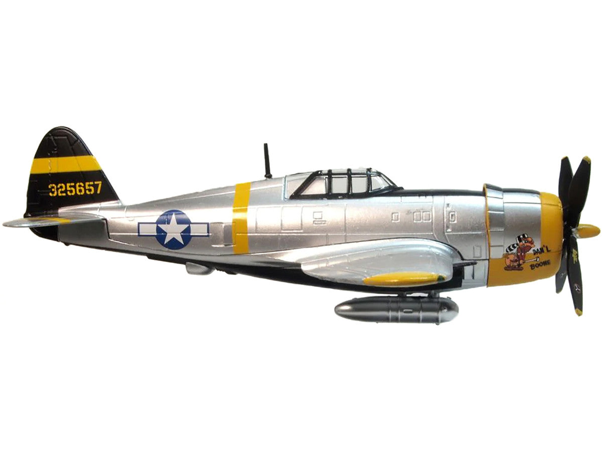 Republic P-47D Thunderbolt Fighter Plane USAAF "Captain Daniel Boone 333rd Fighter Squadron 318th Fighter Group" "Oxford Aviation" Series 1/72 Diecast Model Airplane by Oxford Diecast LuxuryLifeWay Online Store