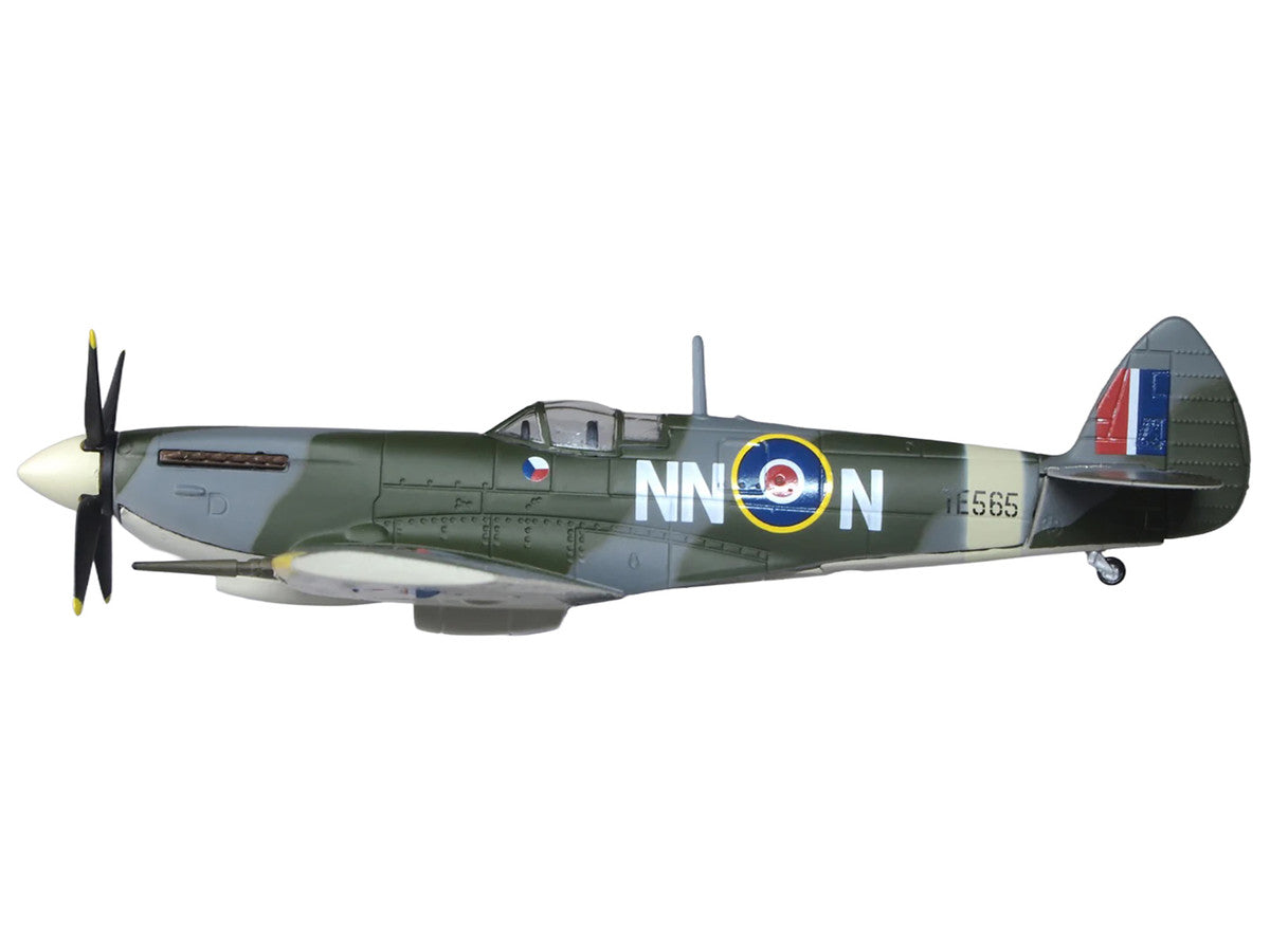 Supermarine Spitfire LF MK IXe Fighter Aircraft "TE565 10th (Czech) Fighter Squadron RAF Manston" Royal Air Force 1/72 Diecast Model Airplane by Oxford Diecast LuxuryLifeWay Online Store
