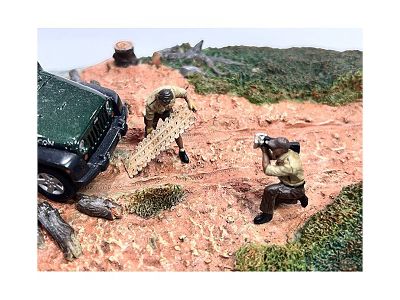 "4X4 Mechanics" 2 Piece Diecast Figure Set 4 for 1/43 Scale Models by American Diorama LuxuryLifeWay Online Store