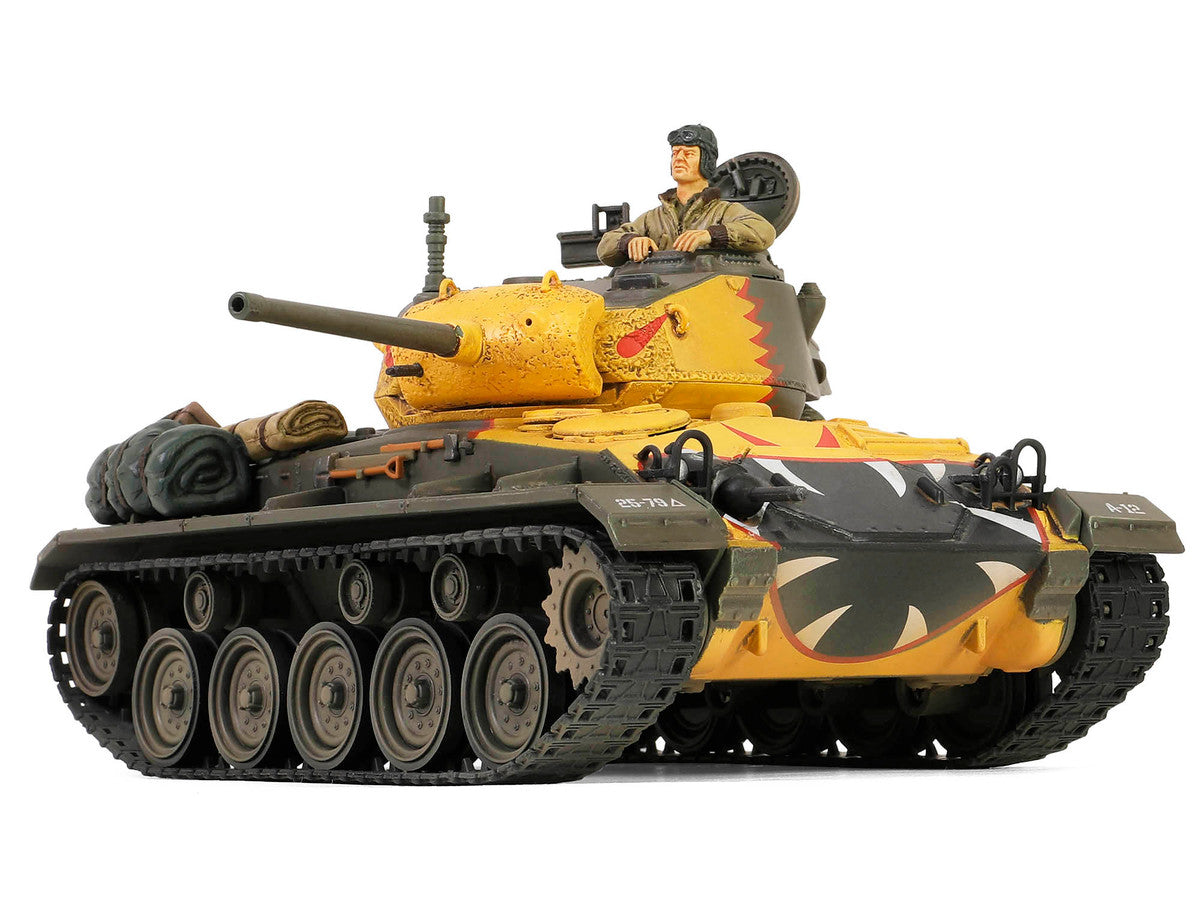 M24 Chaffee Light Tank "Tiger Face 79th Tank Btn Han River South Korea" (1950) United States Army "Armoured Fighting Vehicle" Series 1/32 Diecast Model by Forces of Valor LuxuryLifeWay Online Store