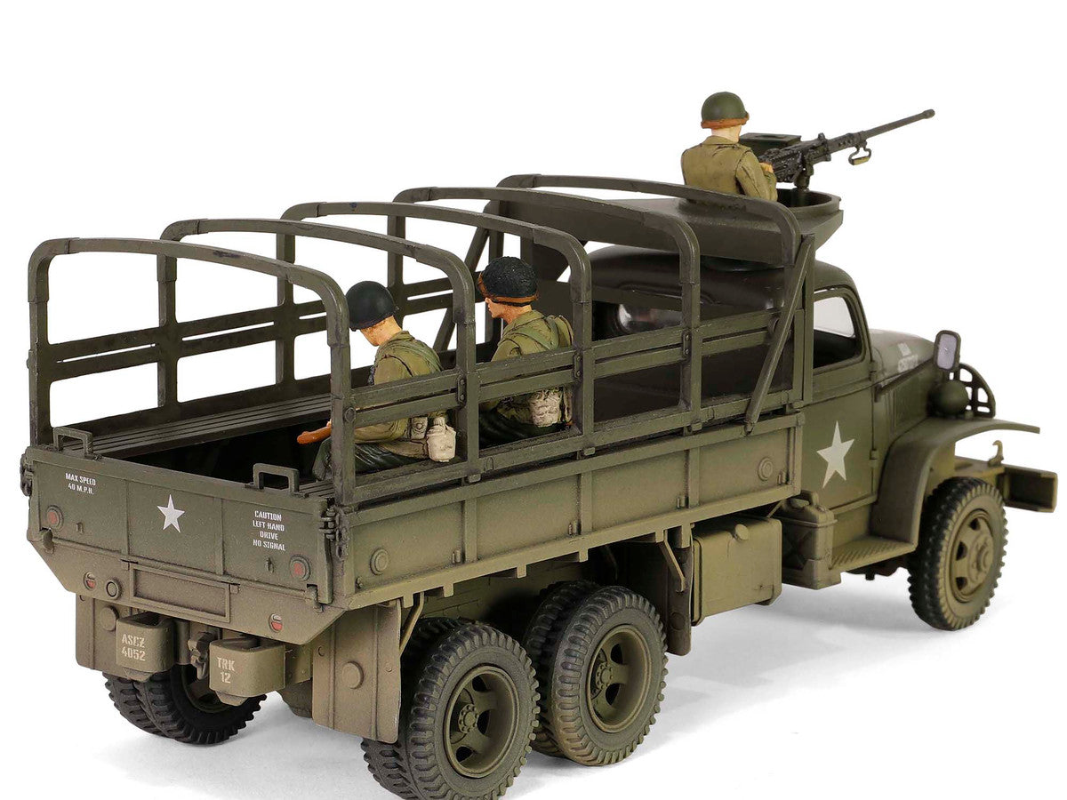 GMC CCKW-353B Cargo Truck "1st Infantry Division Weymouth England World War II" (1945) United States Army with Figures "Armoured Fighting Vehicle" Series 1/32 Diecast Model by Forces of Valor LuxuryLifeWay Online Store