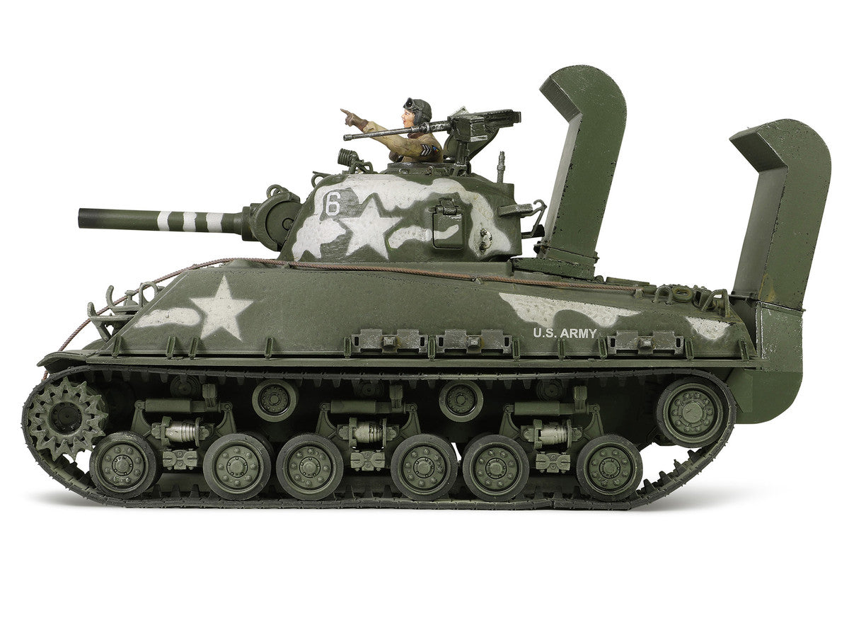 Sherman M4 (105) Howitzer Medium Tank "US Army 711th Tank Battalion Okinawa" (1945) "Engine Plus" Series 1/32 Diecast Model by Metal Proud LuxuryLifeWay Online Store