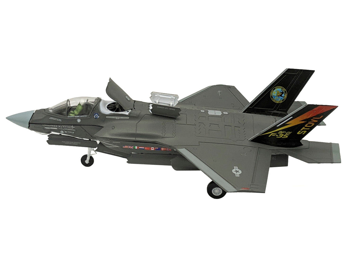 Lockheed Martin F-35B (STOVL) Lightning II Aircraft "BF-01 Prototype Air Test an Evaluation Squadron 23 (VX-23) Salty Dogs" (2009) United States Navy 1/72 Diecast Model Airplane LuxuryLifeWay Online Store