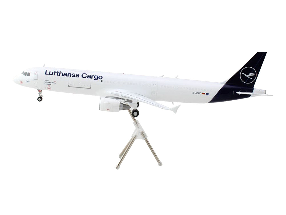 Airbus A321P2F Commercial Aircraft "Lufthansa Cargo" (D-AEUC) White with Blue Tail "Gemini 200" Series 1/200 Diecast Model Airplane by GeminiJets LuxuryLifeWay Online Store