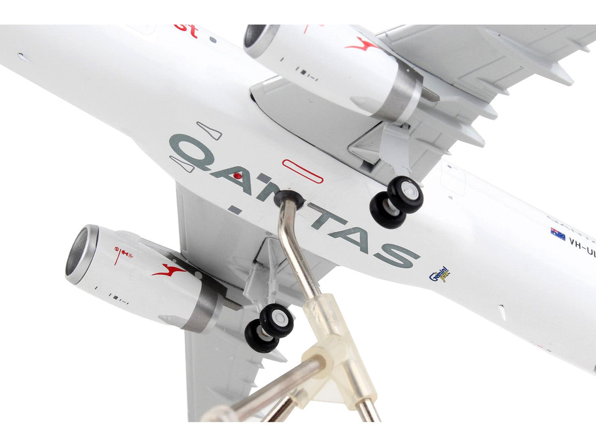 Airbus A321P2F Commercial Aircraft "Qantas Freight - Australia Post" White with Red Tail "Gemini 200" Series 1/200 Diecast Model Airplane by GeminiJets LuxuryLifeWay Online Store