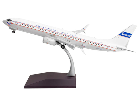 Boeing 737-900ER Commercial Aircraft with Flaps Down "Continental Airlines - United Airlines" (N75435) White with Red and Blue Stripes "Gemini 200" Series 1/200 Diecast Model Airplane by GeminiJets LuxuryLifeWay Online Store