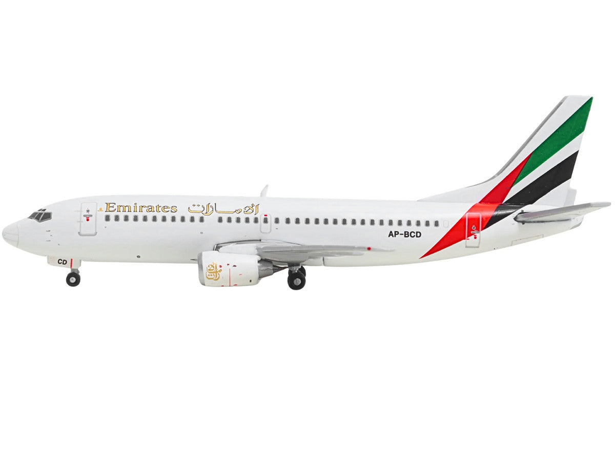 Boeing 737-300 Commercial Aircraft "Emirates Airlines" (AP-BCD) White with Striped Tail 1/400 Diecast Model by GeminiJets LuxuryLifeWay Online Store