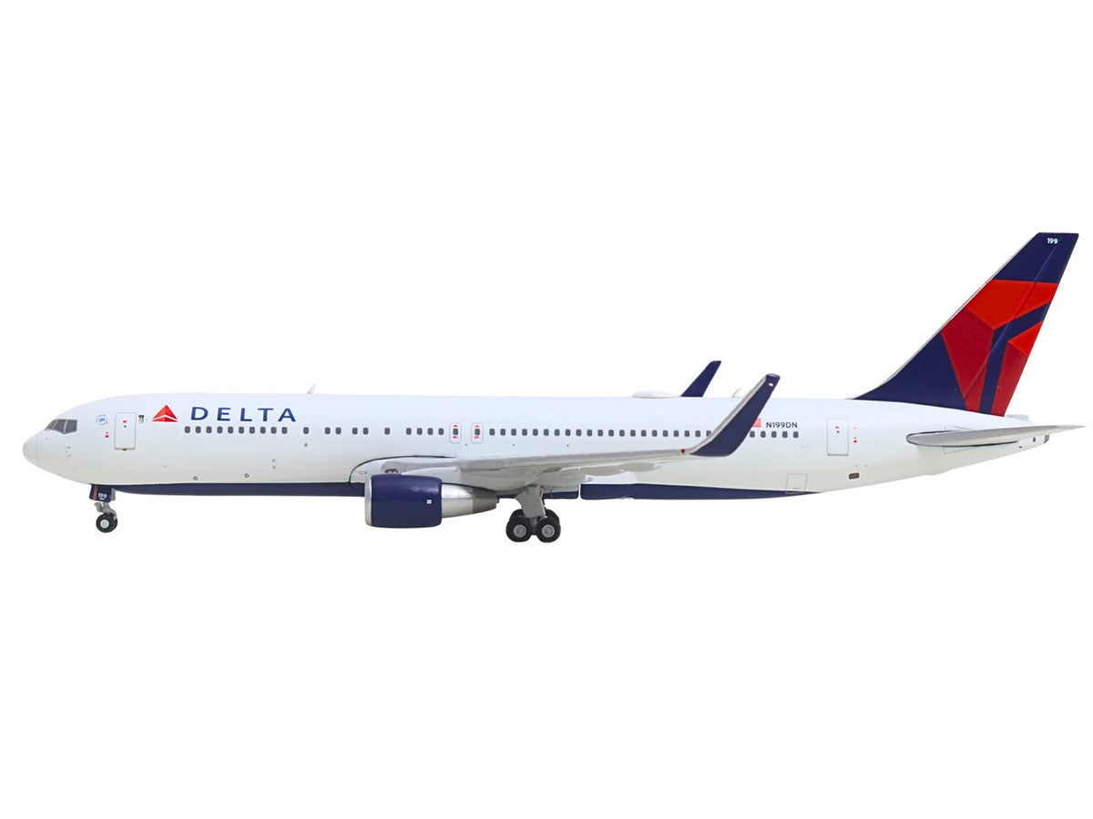 Boeing 767-300ER Commercial Aircraft "Delta Air Lines" (N199DN) White with Red and Blue Tail 1/400 Diecast Model by GeminiJets LuxuryLifeWay Online Store