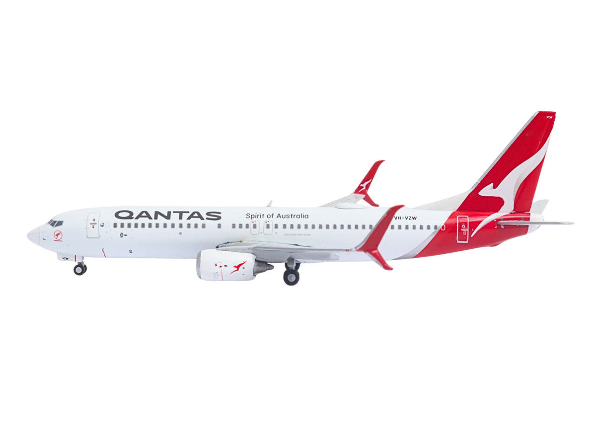 Boeing 737-800 Commercial Aircraft "Qantas Airways" (VH-VZW) White with Red Tail 1/400 Diecast Model Airplane by GeminiJets LuxuryLifeWay Online Store