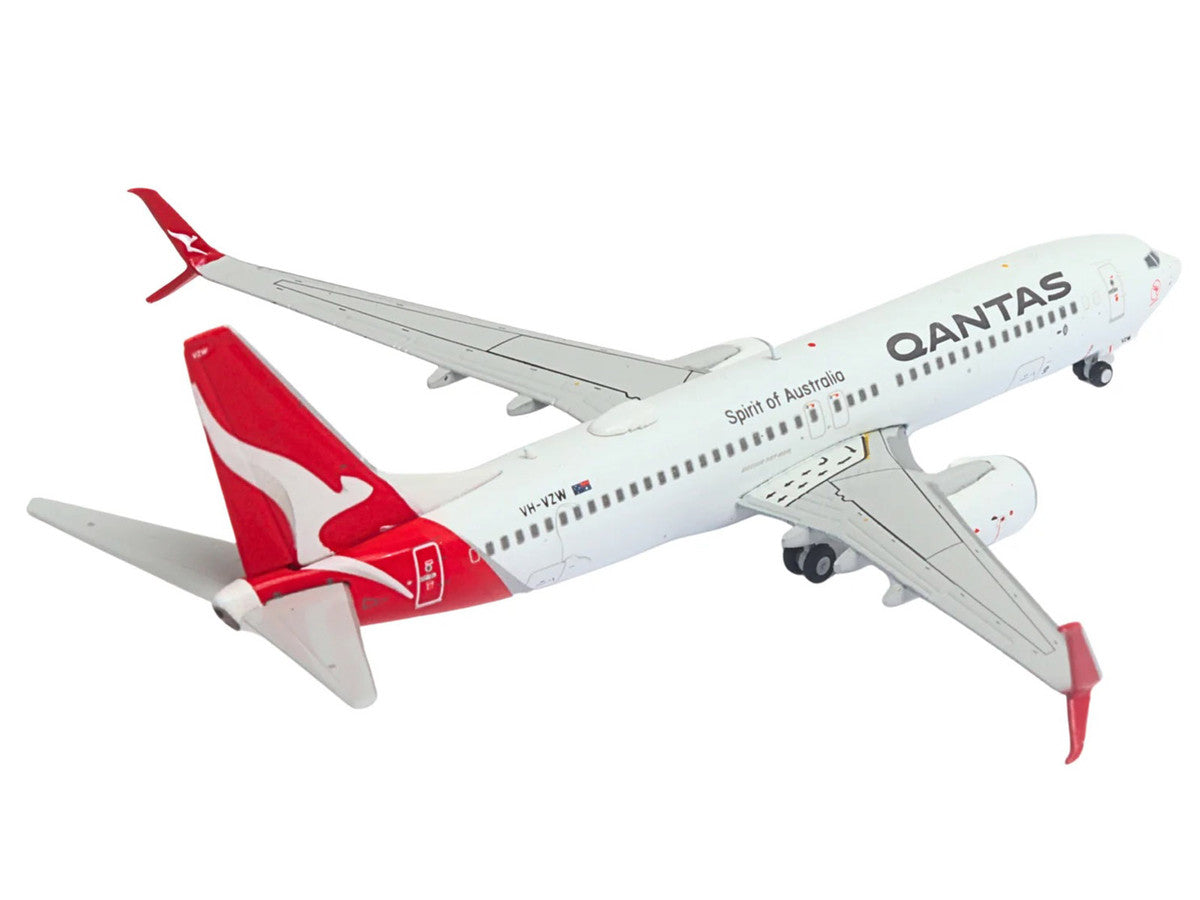 Boeing 737-800 Commercial Aircraft "Qantas Airways" (VH-VZW) White with Red Tail 1/400 Diecast Model Airplane by GeminiJets LuxuryLifeWay Online Store