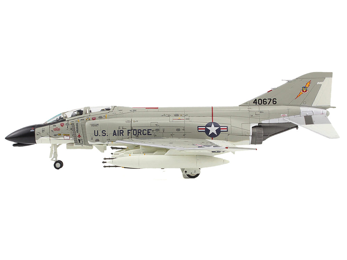 McDonnell Douglas F-4C Phantom II Fighter-Bomber Aircraft "45th TFS Ubon Thailand" (1965) United States Air Force "Air Power Series" 1/72 Diecast Model by Hobby Master LuxuryLifeWay Online Store
