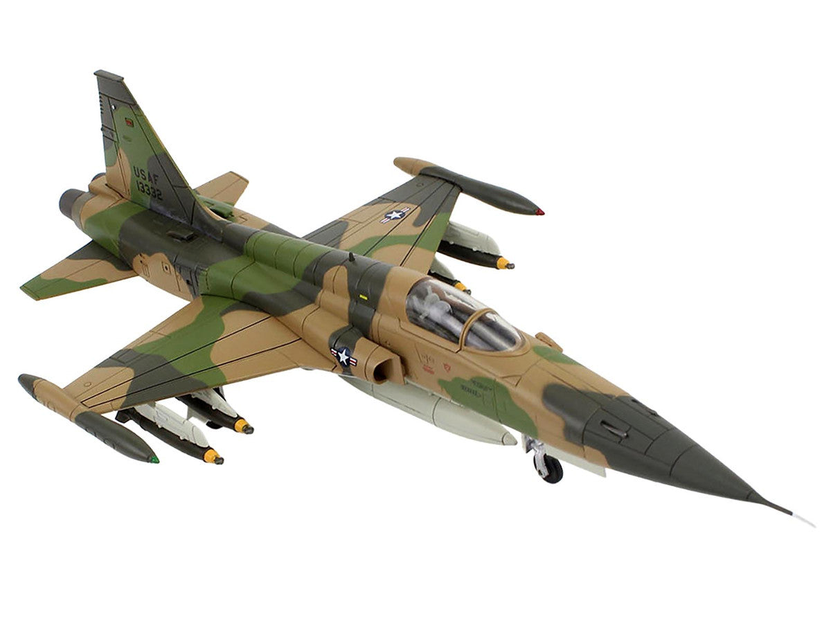 Northrop F-5C Skoshi Tiger Aircraft "64-13332 10th FCS Bien Hoa AFB" (1965) United States Air Force "Air Power Series" 1/72 Diecast Model by Hobby Master LuxuryLifeWay Online Store