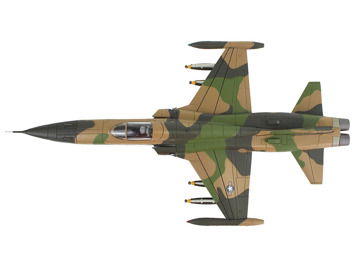 Northrop F-5C Skoshi Tiger Aircraft "64-13332 10th FCS Bien Hoa AFB" (1965) United States Air Force "Air Power Series" 1/72 Diecast Model by Hobby Master LuxuryLifeWay Online Store
