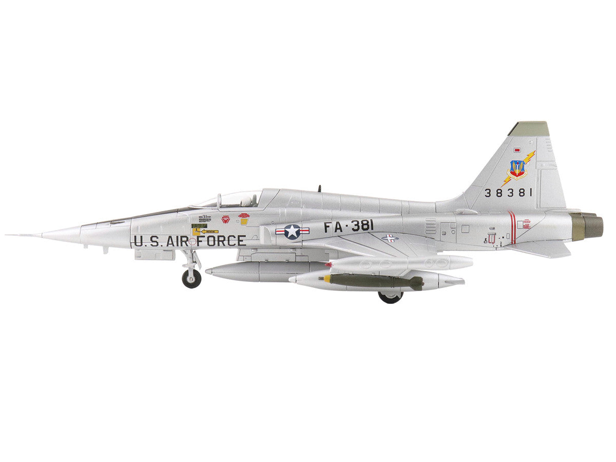 Northrop F-5A Freedom Fighter Aircraft "38381" (1960s) United States Air Force "Air Power Series" 1/72 Diecast Model by Hobby Master LuxuryLifeWay Online Store