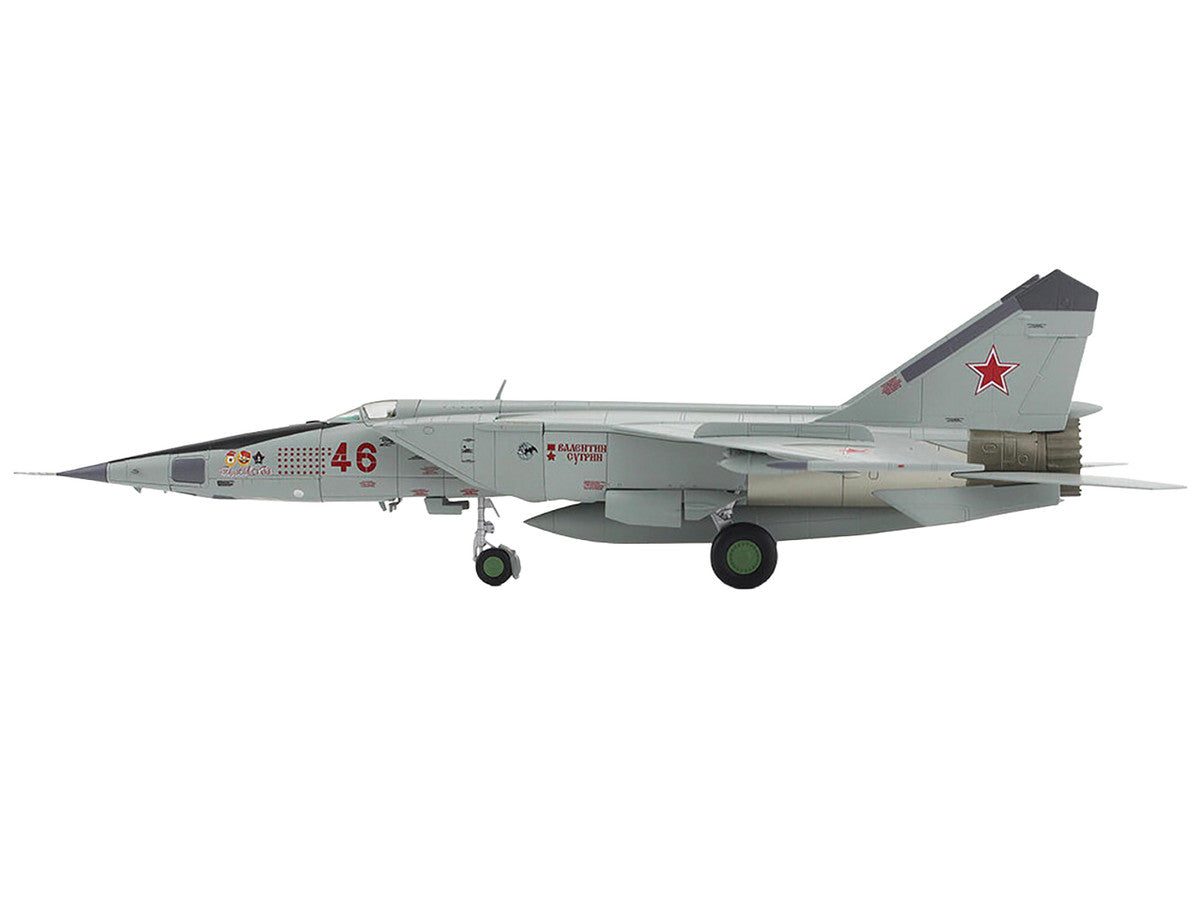 Mikoyan-Gurevich MiG-25RBT Aircraft "Red 46 47th Guards Reconnaissance Aviation Regiment 2nd Squadron" (2001) Russian Air Force "Air Power Series" 1/72 Diecast Model by Hobby Master LuxuryLifeWay Online Store