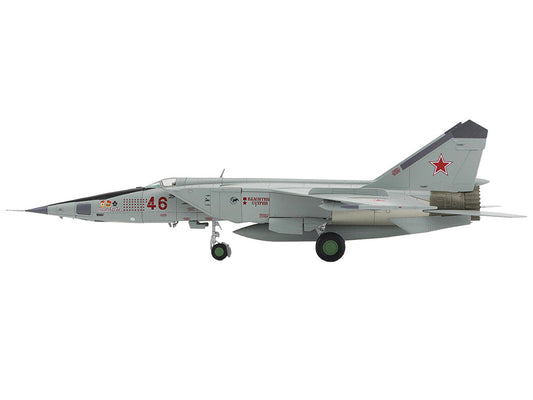 Mikoyan-Gurevich MiG-25RBT Aircraft "Red 46 47th Guards Reconnaissance Aviation Regiment 2nd Squadron" (2001) Russian Air Force "Air Power Series" 1/72 Diecast Model by Hobby Master LuxuryLifeWay Online Store