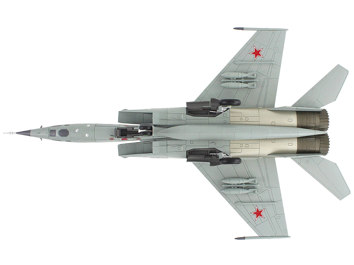 Mikoyan-Gurevich MiG-25RBT Aircraft "Red 46 47th Guards Reconnaissance Aviation Regiment 2nd Squadron" (2001) Russian Air Force "Air Power Series" 1/72 Diecast Model by Hobby Master LuxuryLifeWay Online Store
