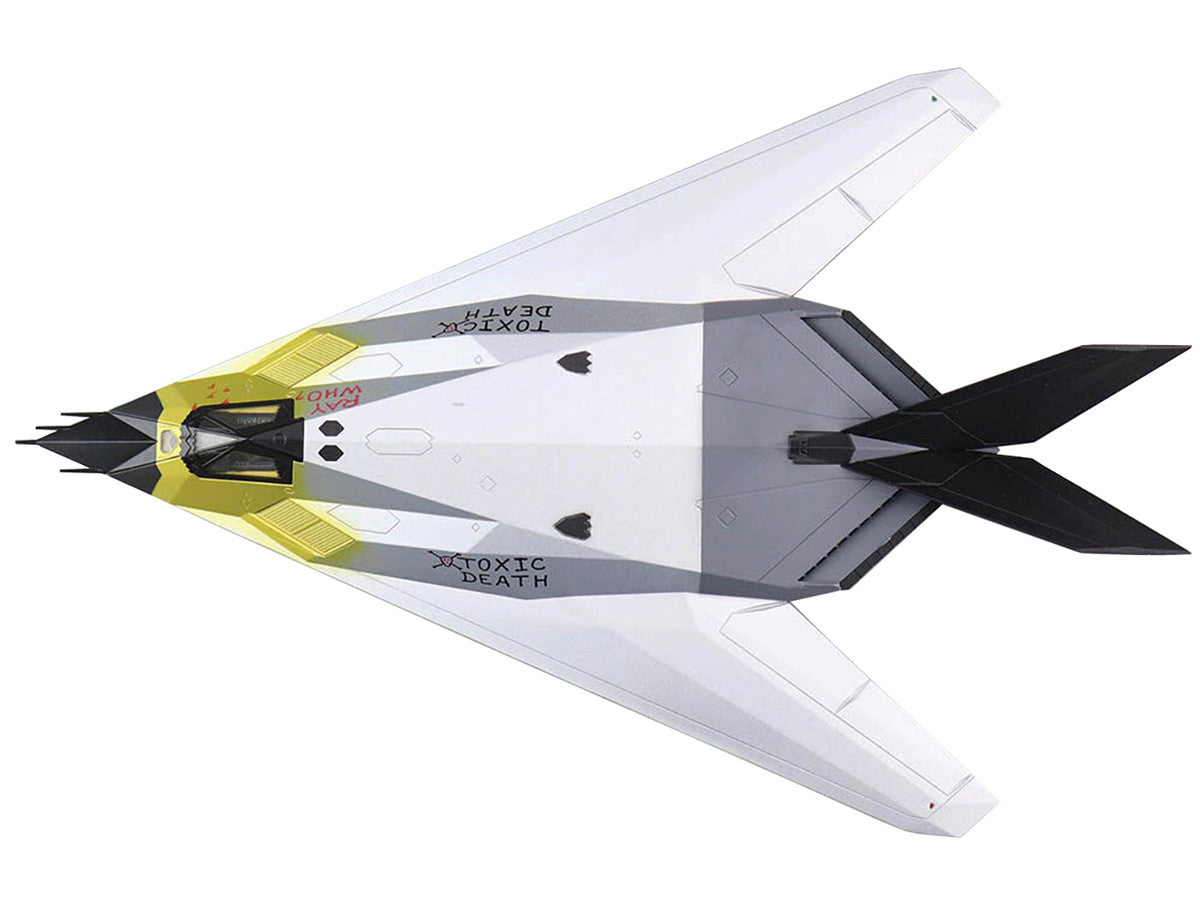 Lockheed F-117A Nighthawk Stealth Aircraft "Toxic Death" (1991) "Air Power Series" 1/72 Diecast Model by Hobby Master LuxuryLifeWay Online Store