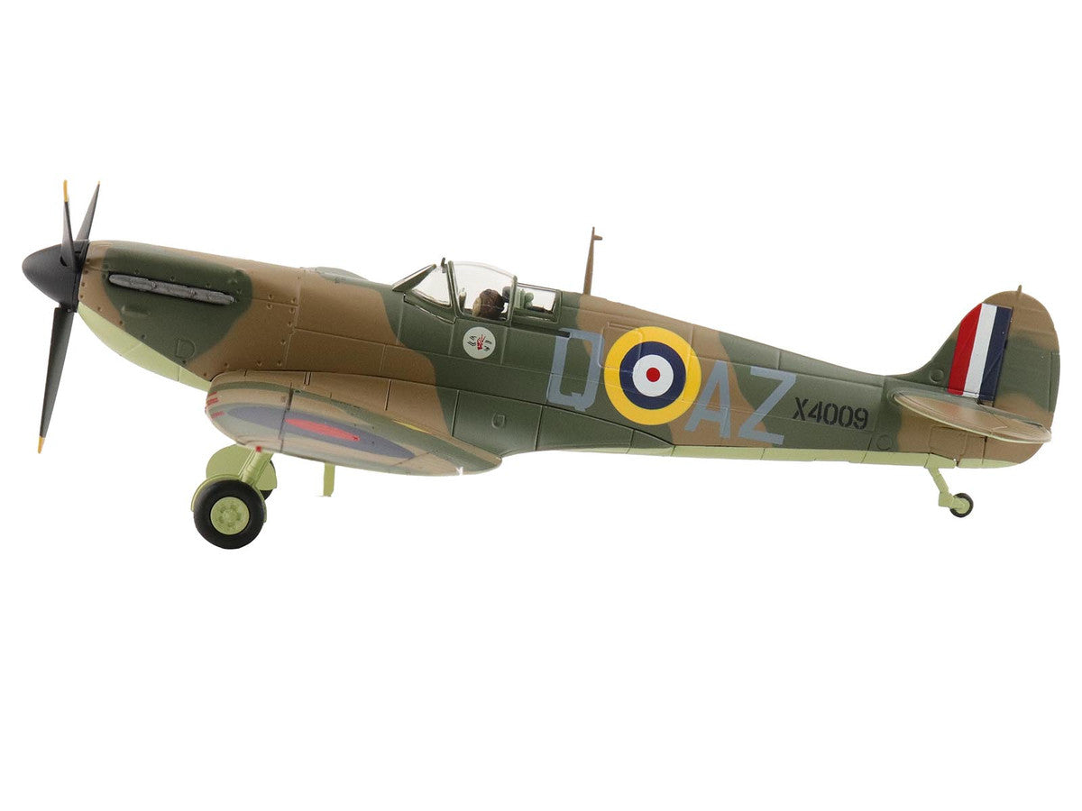 Supermarine Spitfire Mk.1a Fighter Aircraft "X4009 Flight Lieutenant P.C. Hughes" (1940) British Royal Air Force "Air Power Series" 1/48 Diecast Model by Hobby Master LuxuryLifeWay Online Store