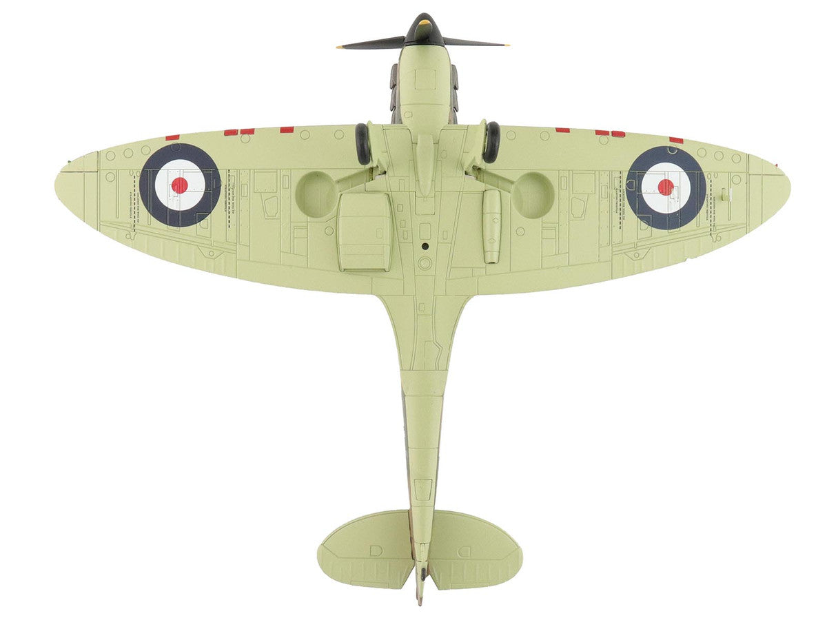 Supermarine Spitfire Mk.1a Fighter Aircraft "X4009 Flight Lieutenant P.C. Hughes" (1940) British Royal Air Force "Air Power Series" 1/48 Diecast Model by Hobby Master LuxuryLifeWay Online Store