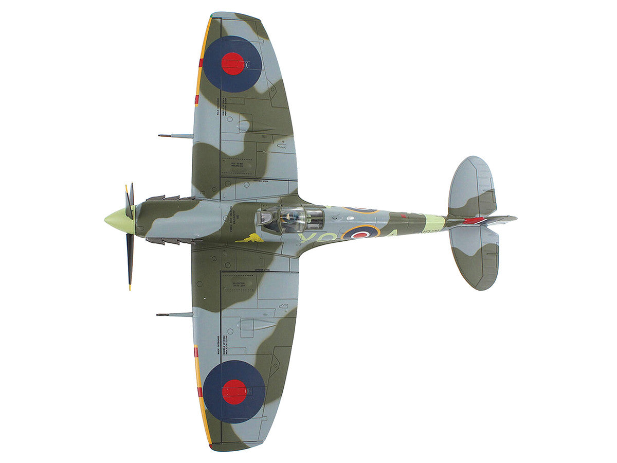 Supermarine Spitfire Mk Vb Fighter Aircraft "EN921 Flying Officer Jack Sheppard No. 401 Squadron" (1943) Royal Canadian Air Force "Air Power Series" 1/48 Diecast Model by Hobby Master LuxuryLifeWay Online Store