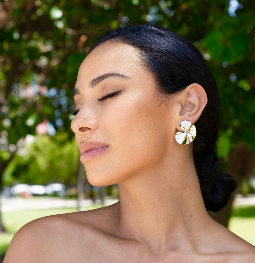 18K Gold Filled Minimalist Wavy Textured Earring (L387) LuxuryLifeWay Online Store