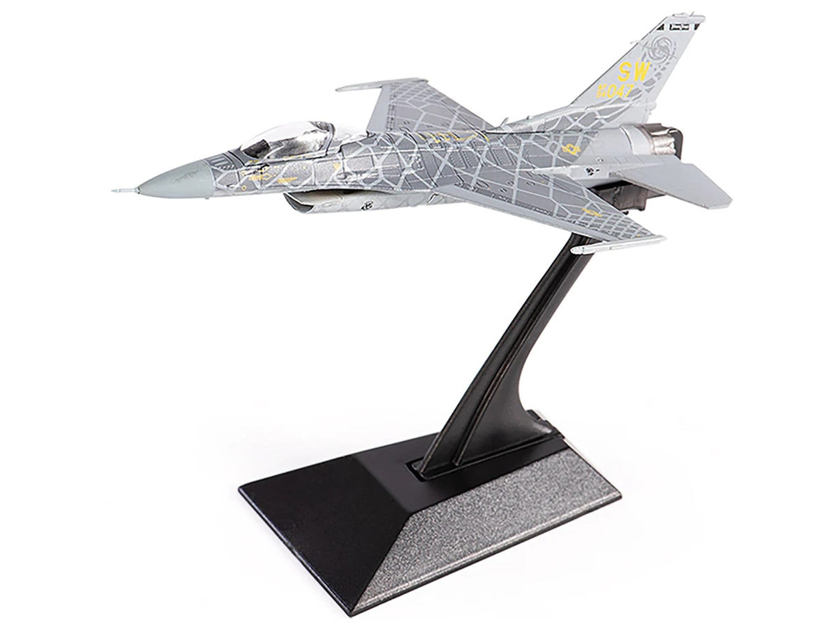 Lockheed Martin F-16C Fighting Falcon Fighter Aircraft "Viper Demo Team" (2021) United States Air Force 1/144 Diecast Model by JC Wings LuxuryLifeWay Online Store