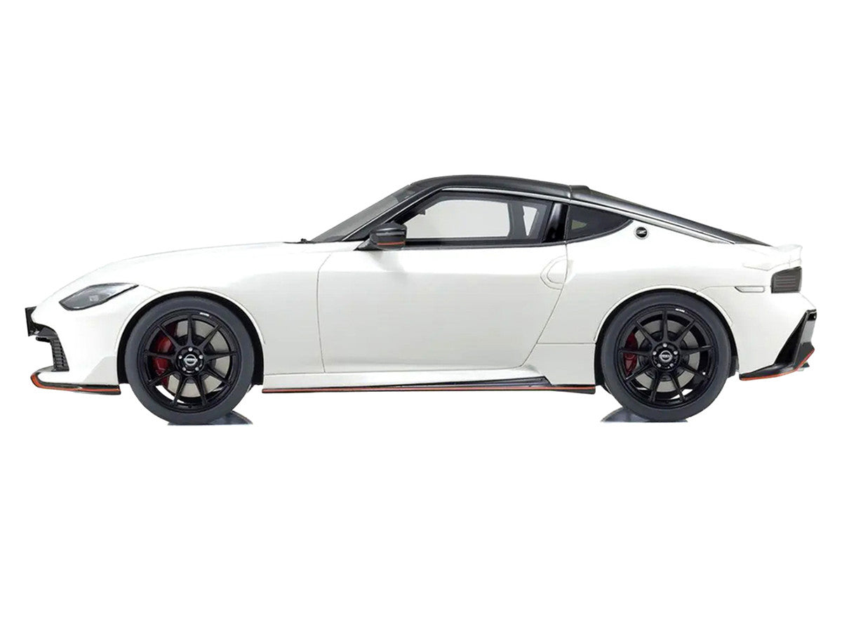 Nissan Fairlady Z NISMO RHD (Right Hand Drive) White with Black Top 1/18 Model Car by Kyosho LuxuryLifeWay Online Store