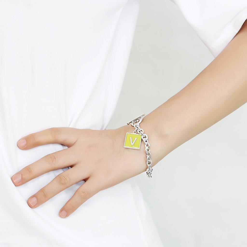LO4643 - High-Polished Brass Bracelet with Epoxy  in Emerald LuxuryLifeWay Online Store