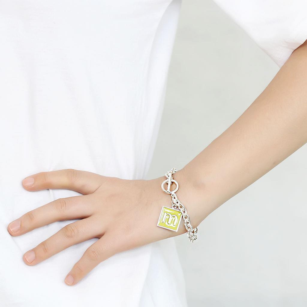 LO4644 - High-Polished Brass Bracelet with Epoxy  in Emerald LuxuryLifeWay Online Store
