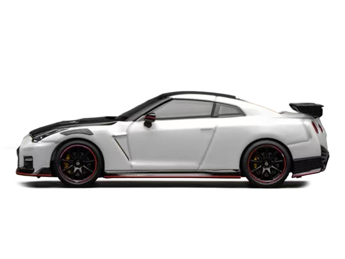 2022 Nissan GT-R Nismo (R35) RHD (Right Hand Drive) Brilliant White Pearl with Carbon Hood and Top "Senior 64" Series 1/64 Diecast Model Car by MotorHelix LuxuryLifeWay Online Store