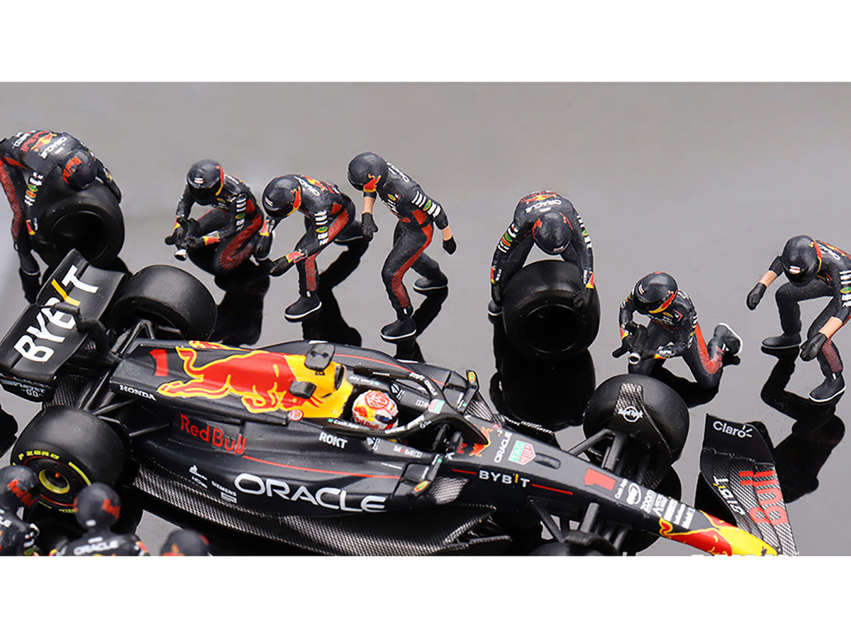 Red Bull RB19 #1 Max Verstappen Winner Formula One F1 "Japanese GP" (2023) with Red Bull Pit Crew Set of 21 pieces Limited Edition to 5000 pieces Worldwide 1/64 Diecast Model Car by Mini GT LuxuryLifeWay Online Store