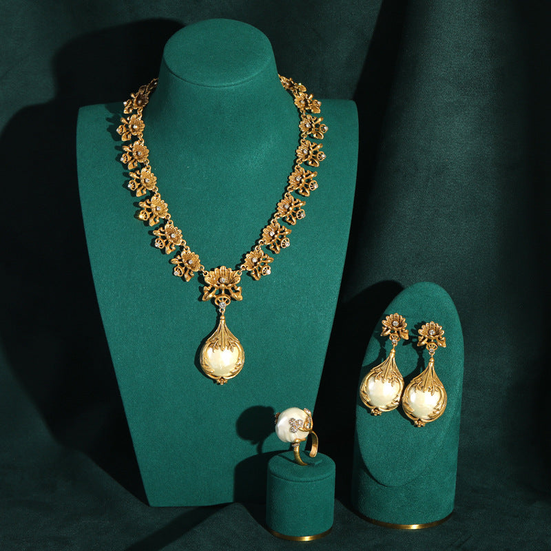 Personality Trendy Brass Baroque Pearl Necklace LadyShow.Store